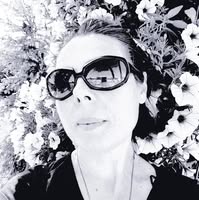Anna Galagan garden art